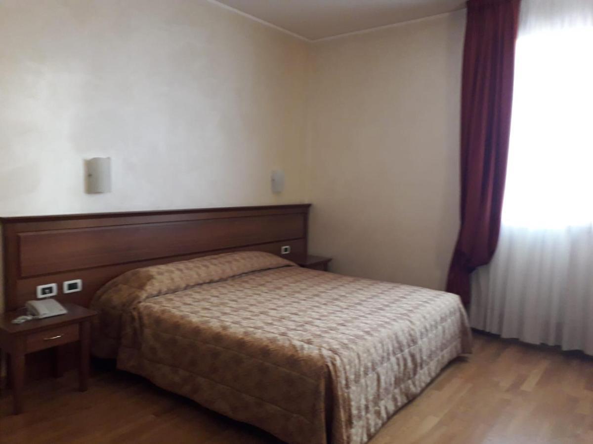 Villafranca Padovana Albergo Ristorante Campanile Azzurro מראה חיצוני תמונה